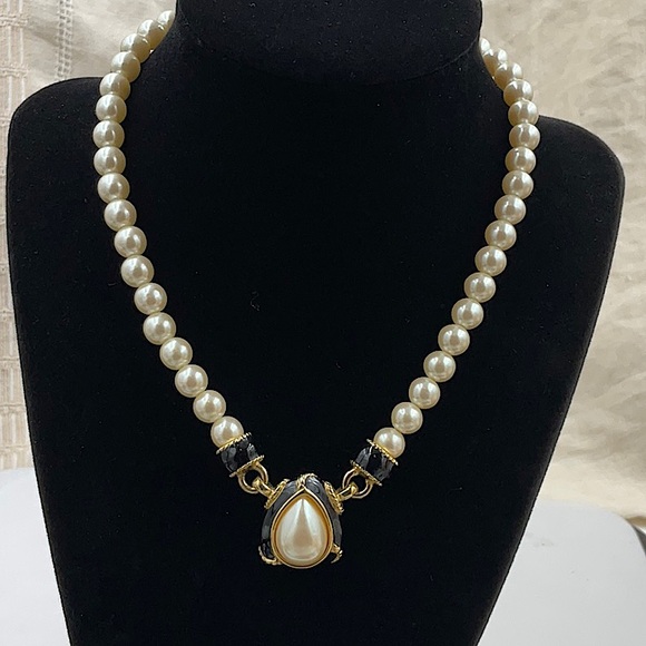 Jewelry - Vtg. Richelieu 16” Elegant White Pearl Necklace With Black & Gold Accent